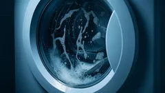 Czy można prać skarpetki i bieliznę razem?