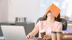 Siedem skutecznych sposobów, które pomogą Ci nie zasnąć po nieprzespanej nocy