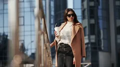 12 rzeczy, które sprawiają, że wyglądasz na starszą – dowiedz się, czego się pozbyć, aby wyglądać nowocześnie.